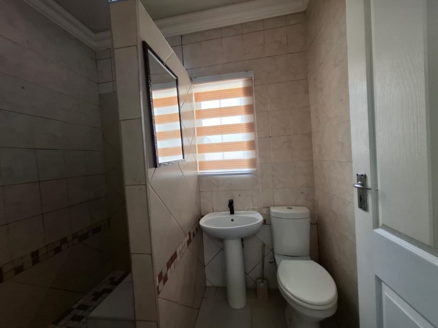 5 Bedroom Property for Sale in Oos Einde North West